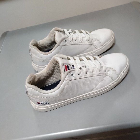 Classic White Leather Fila Sneakers Women's Ladies' Size 8 - Picture 4 of 12